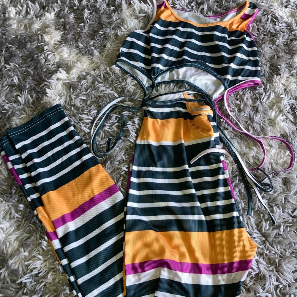 Colorful Striped Set - Picture 2 of 3